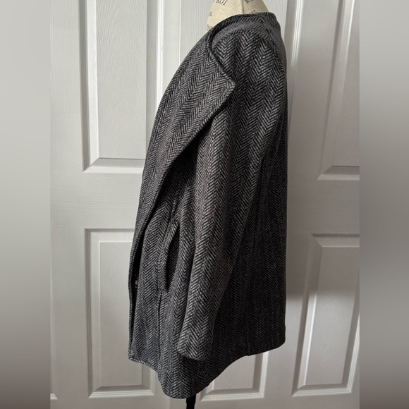 Banana Republic Large Gray Herringbone Coat Jacket - Picture 13 of 16